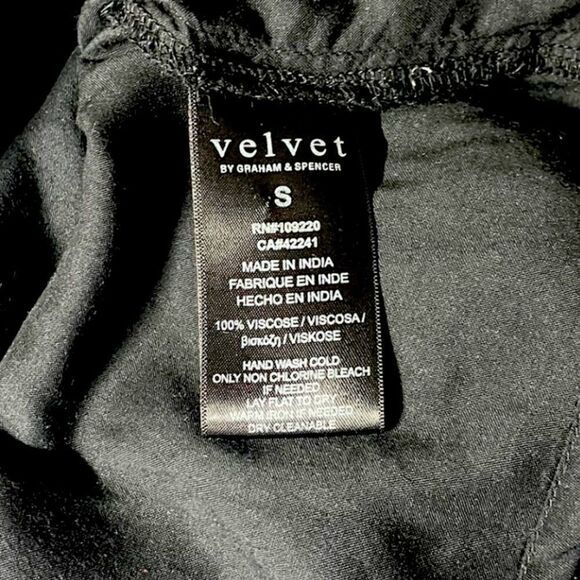 VELVET by Graham and Spencer Black & Silver Blouse - Picture 8 of 8
